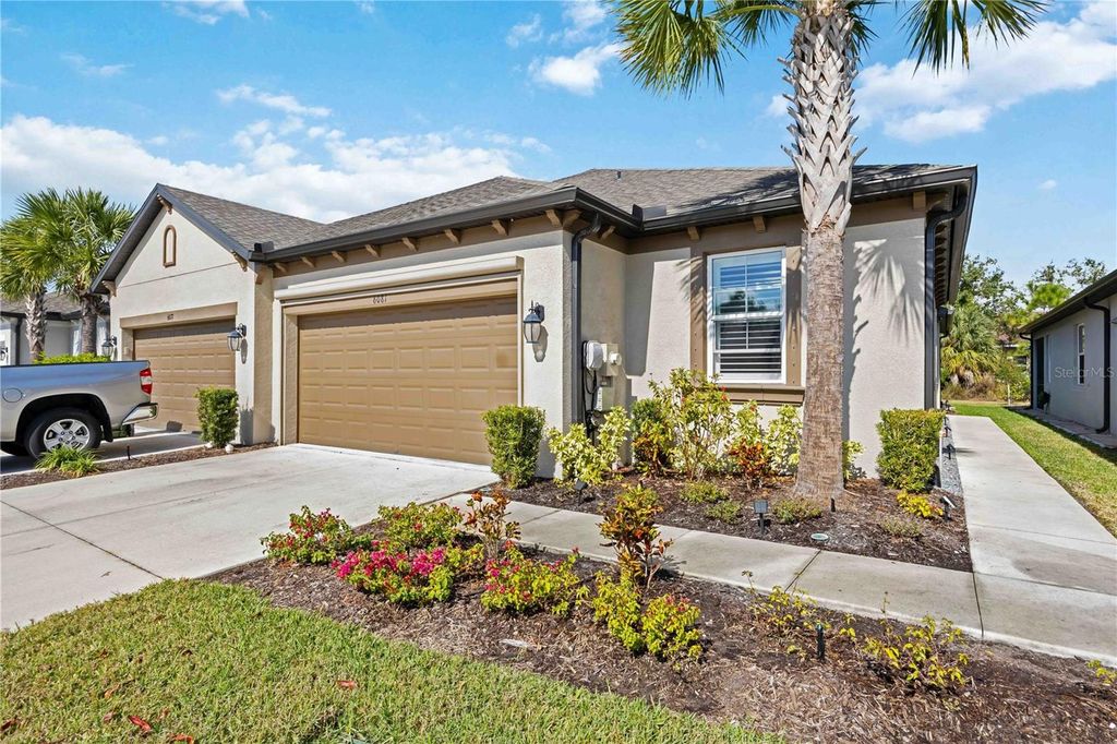 6081 AMBERLY DRIVE, BRADENTON, FL 34208 — photo 2