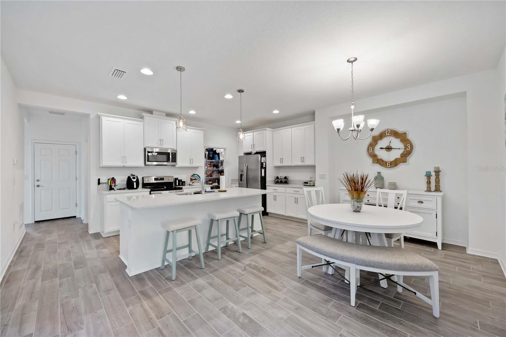 6081 AMBERLY DRIVE, BRADENTON, FL 34208 — photo 5