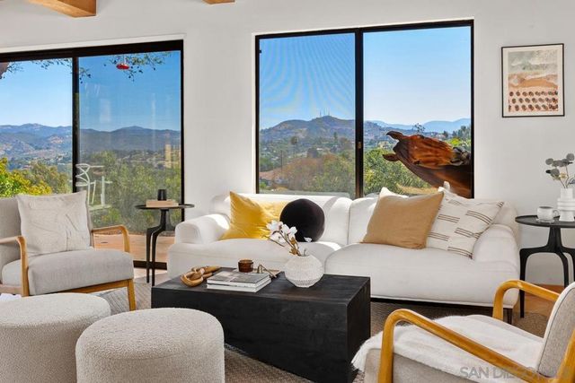 974 Via Hillview, Fallbrook, CA 92028