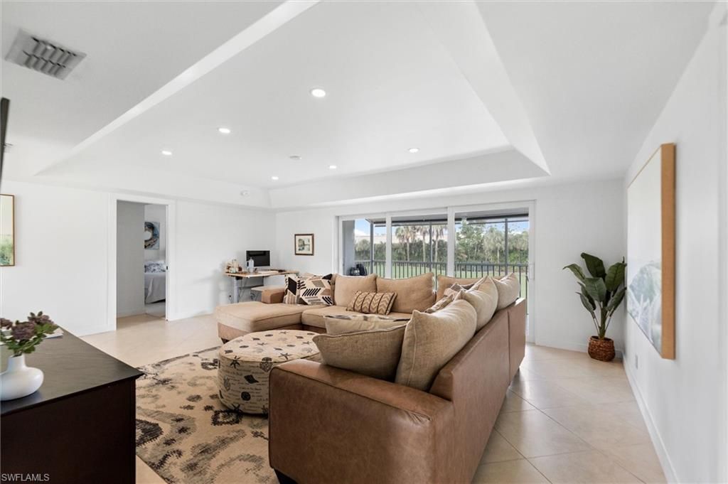 249 Memory LN 4, NAPLES, FL 34112 — photo 3