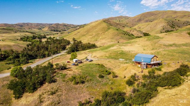 442 Old Hwy 55, Horseshoe Bend, ID 83629