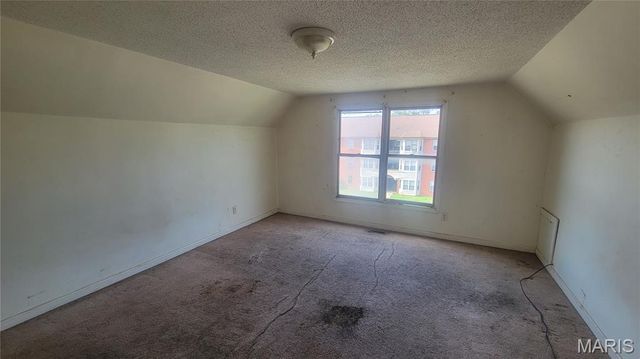 5714 Maple Avenue, St Louis, MO 63112
