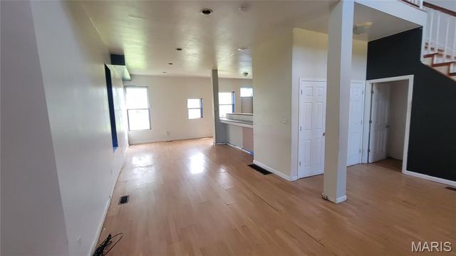 5714 Maple Avenue, St Louis, MO 63112