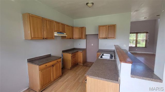 5714 Maple Avenue, St Louis, MO 63112