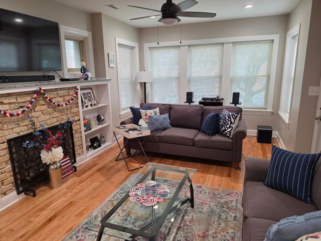 3811 N Spaulding Avenue 1, Chicago, IL 60618
