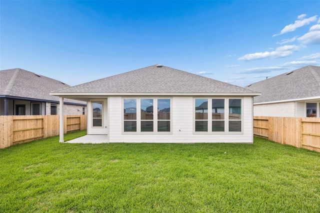 13718 Ballast Green Drive, Texas City, TX 77568