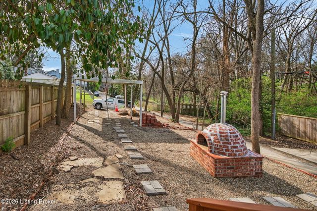 2714 Hillside Terrace, Louisville, KY 40206