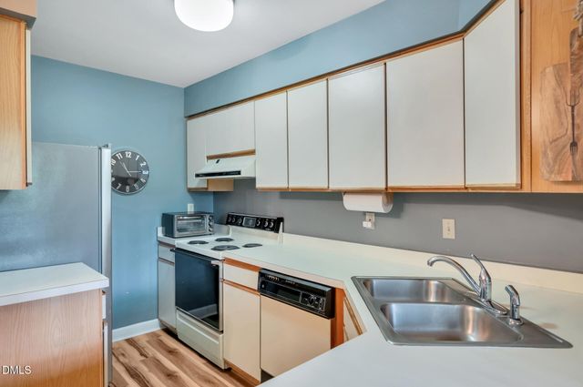 391 Summerwalk Circle, Chapel Hill, NC 27517