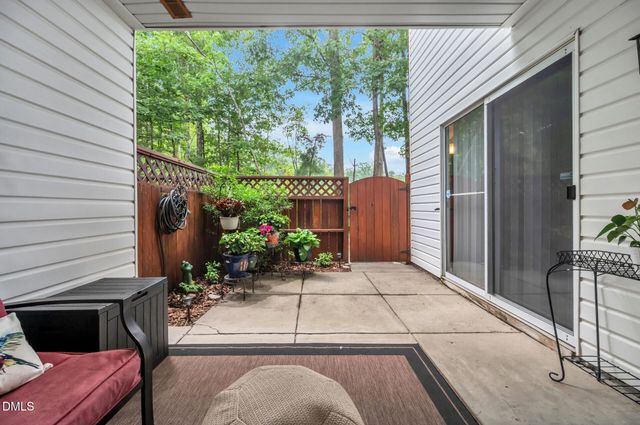 391 Summerwalk Circle, Chapel Hill, NC 27517