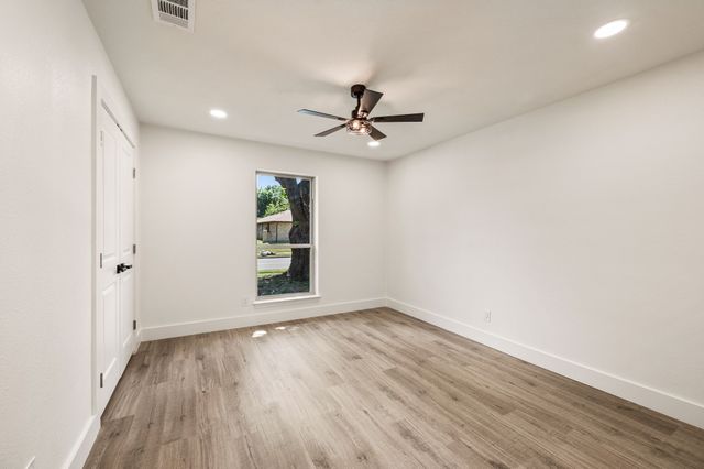 2405 Glenbrook Meadows Drive, Garland, TX 75040