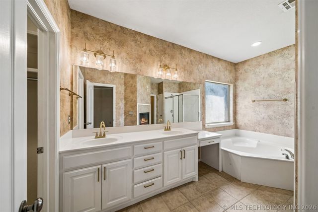 13150 S 116th East Avenue, Broken Arrow, OK 74011