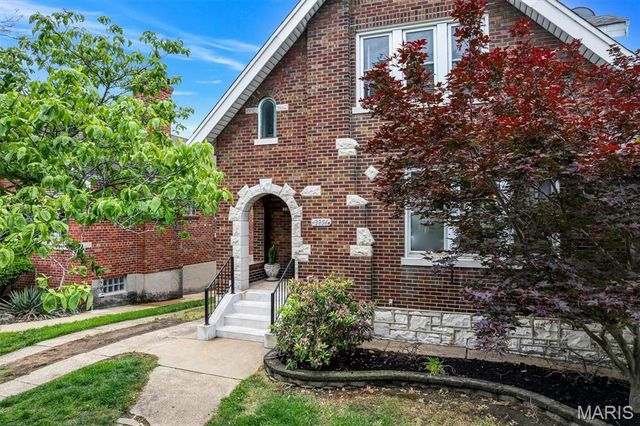3854 Loughborough Avenue, St Louis, MO 63116