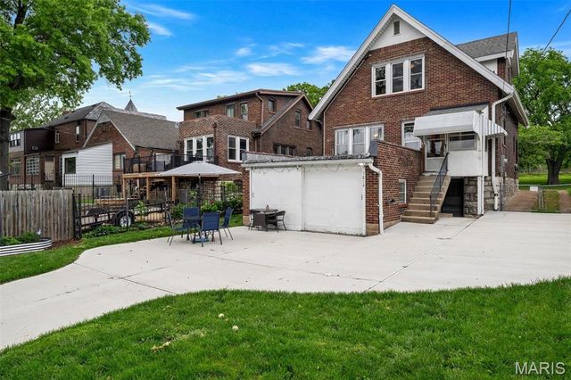 3854 Loughborough Avenue, St Louis, MO 63116