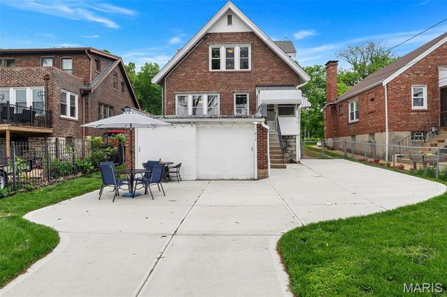 3854 Loughborough Avenue, St Louis, MO 63116