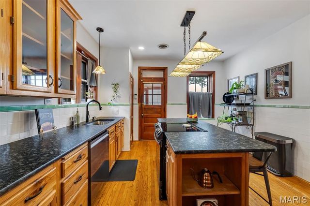 3854 Loughborough Avenue, St Louis, MO 63116