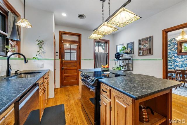 3854 Loughborough Avenue, St Louis, MO 63116
