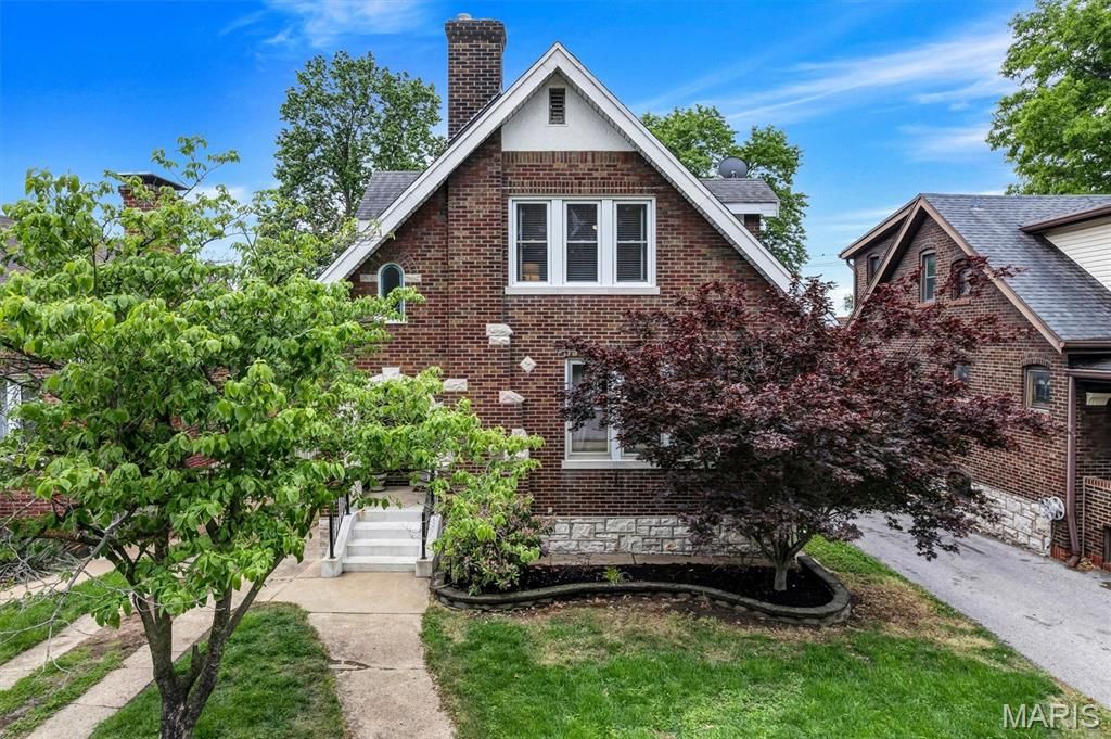 3854 Loughborough Avenue, St Louis, MO 63116