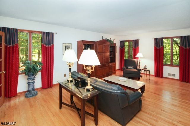 7 Janice Dr, Mount Olive Twp., NJ 07840