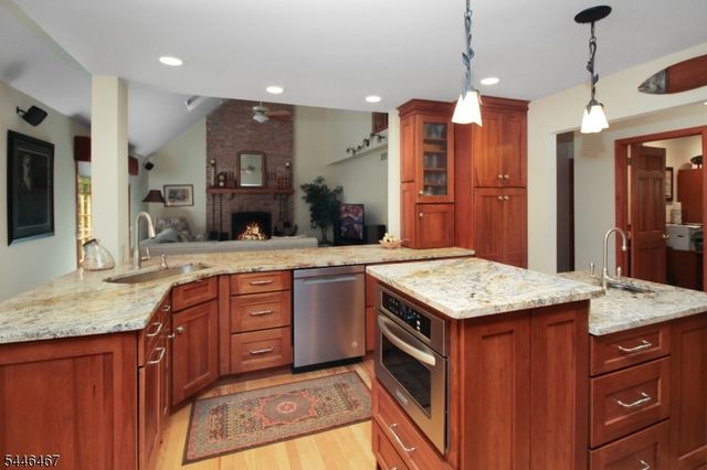 7 Janice Dr, Mount Olive Twp., NJ 07840
