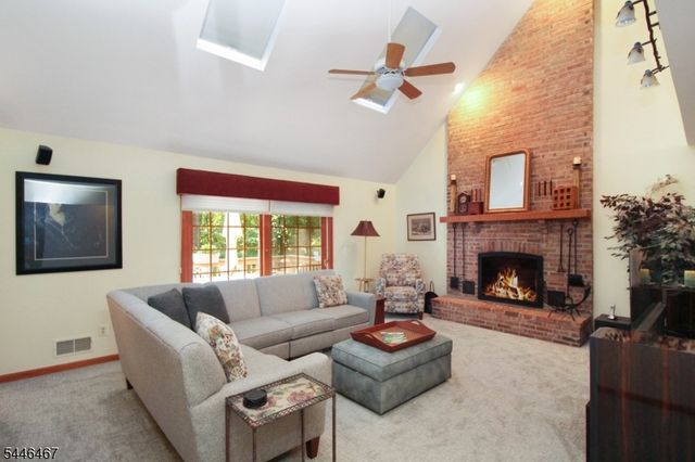 7 Janice Dr, Mount Olive Twp., NJ 07840