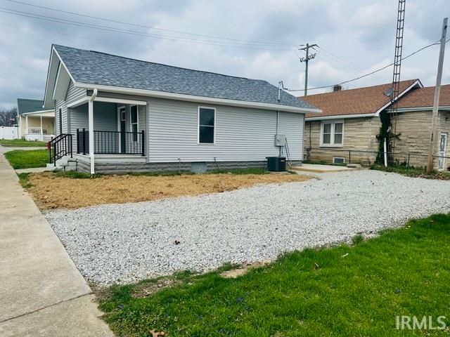1823 5th Street, Bedford, IN 47421