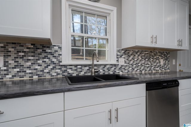 5710 GOLDEN POND AVENUE, Northport, AL 35473