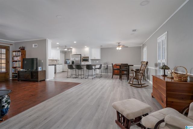 5710 GOLDEN POND AVENUE, Northport, AL 35473