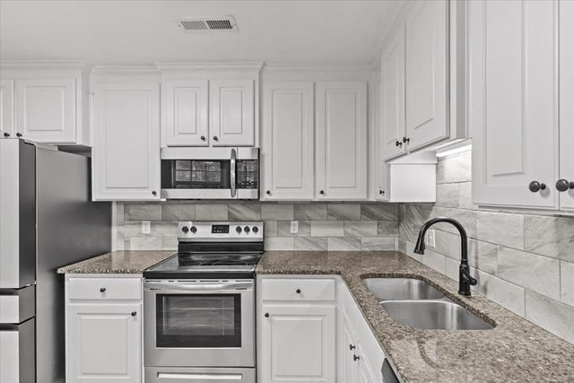 985 Malvern Rd., Dothan, AL 36301