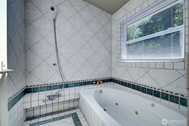9942 Rainier Avenue S, Seattle, WA 98118