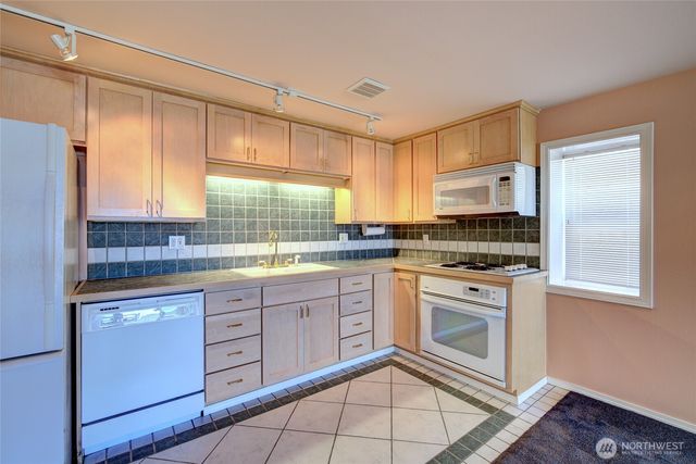 9942 Rainier Avenue S, Seattle, WA 98118