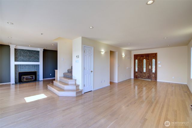 9942 Rainier Avenue S, Seattle, WA 98118