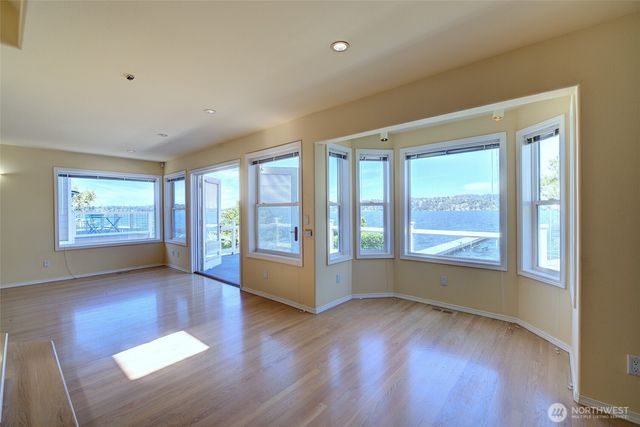 9942 Rainier Avenue S, Seattle, WA 98118