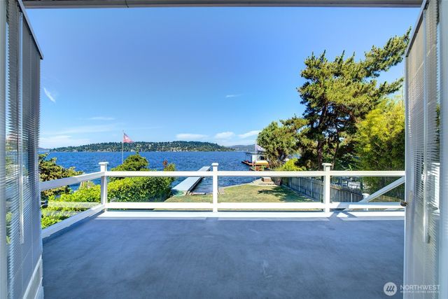 9942 Rainier Avenue S, Seattle, WA 98118