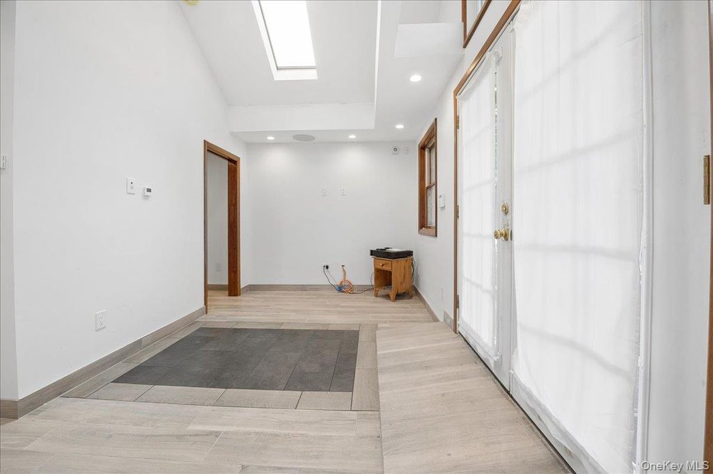 72 Poplar Avenue 72, Bronx, NY 10465 — photo 4