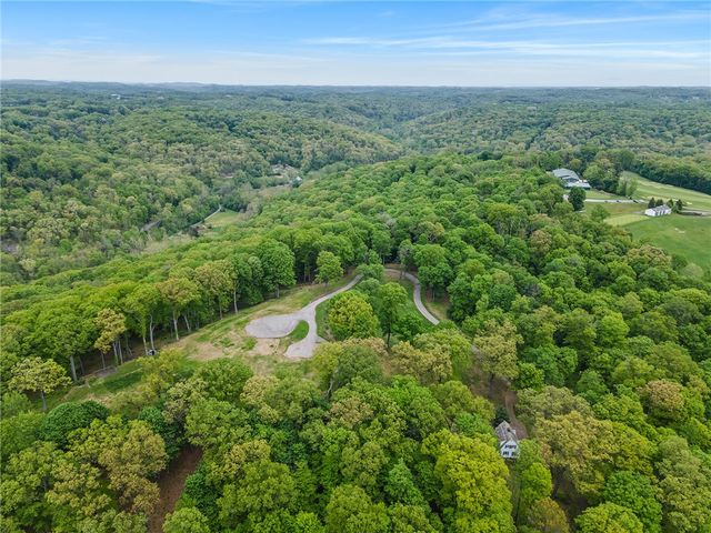 22-24 Lanes End, Sewickley Heights, PA 15143