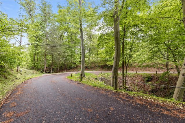 22-24 Lanes End, Sewickley Heights, PA 15143