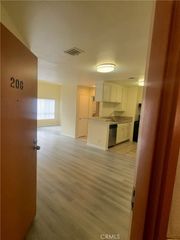 5060 Kester Avenue 208, Sherman Oaks, CA 91403