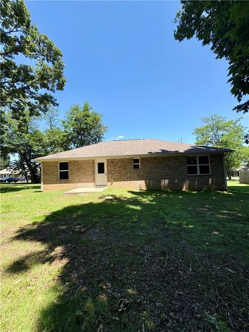 177 Western Heights Circle, Centerton, AR 72719