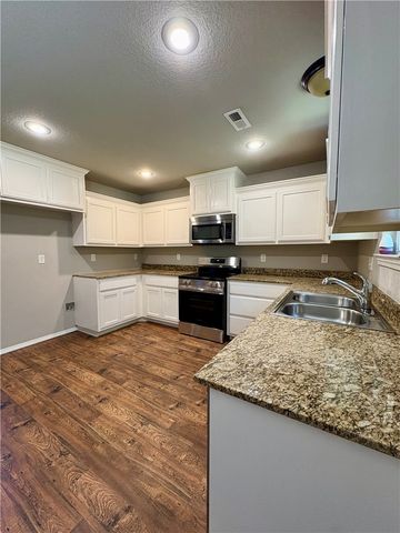 177 Western Heights Circle, Centerton, AR 72719