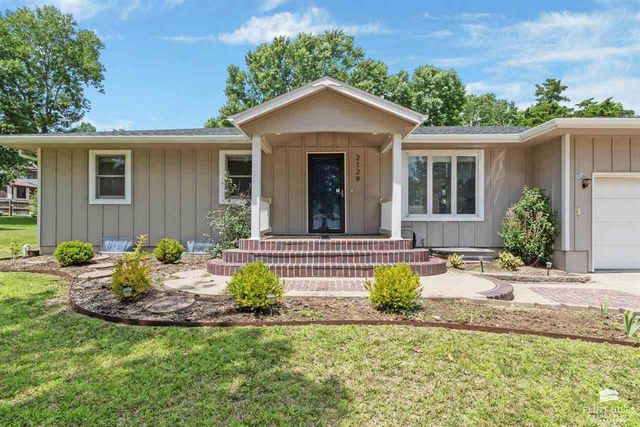 2129 Tamarron Terrace, Manhattan, KS 66502