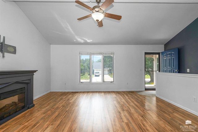 2129 Tamarron Terrace, Manhattan, KS 66502