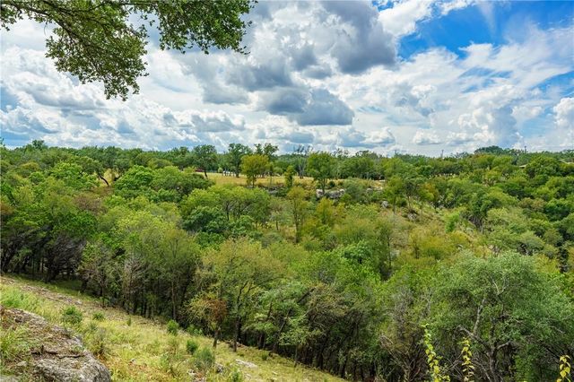 100 & 200 CONTRAILS WAY, Spicewood, TX 78669