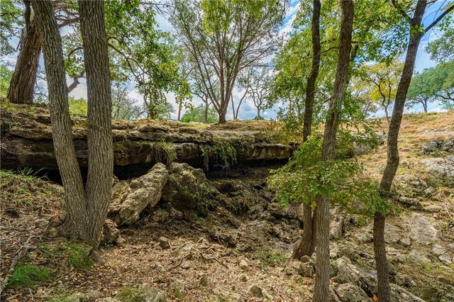 100 & 200 CONTRAILS WAY, Spicewood, TX 78669