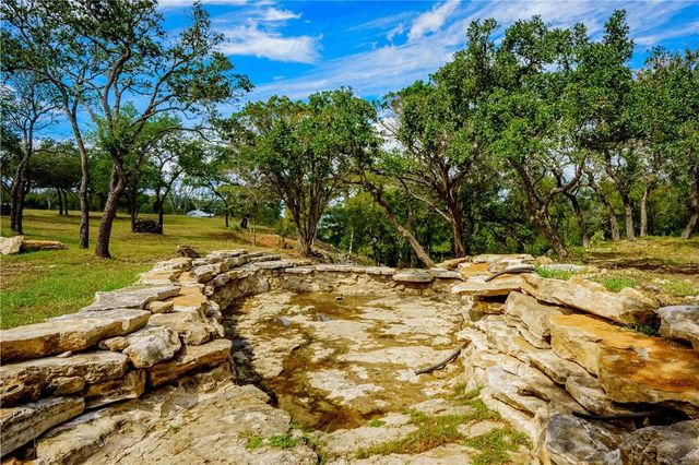 100 & 200 CONTRAILS WAY, Spicewood, TX 78669