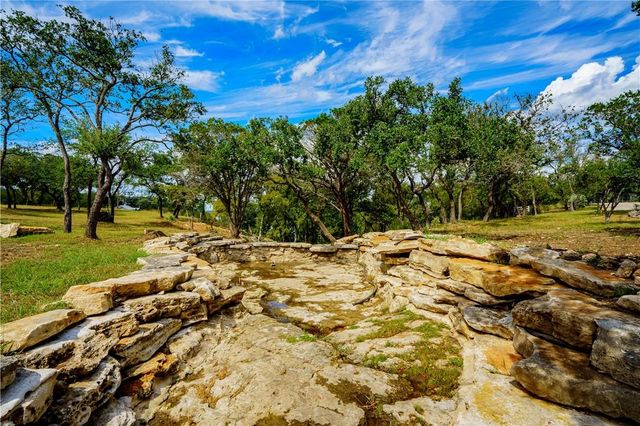 100 & 200 CONTRAILS WAY, Spicewood, TX 78669