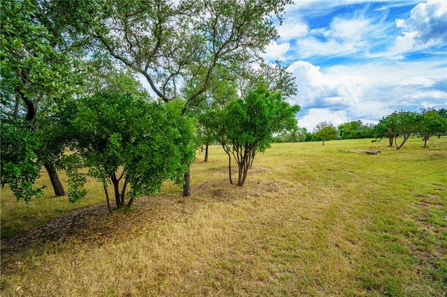 100 & 200 CONTRAILS WAY, Spicewood, TX 78669