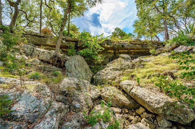 100 & 200 CONTRAILS WAY, Spicewood, TX 78669