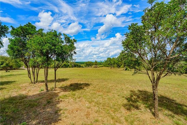 100 & 200 CONTRAILS WAY, Spicewood, TX 78669