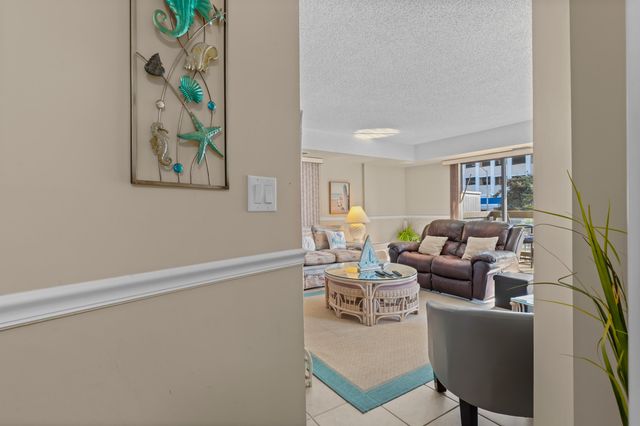 400 20th Ave N Apt 101, Myrtle Beach, SC 29577