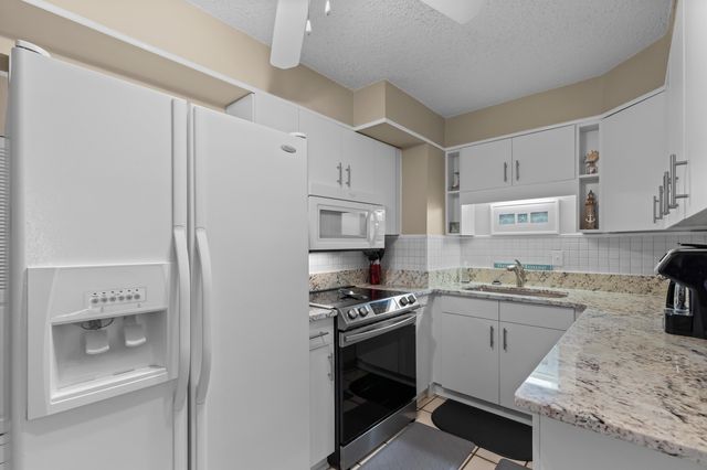 400 20th Ave N Apt 101, Myrtle Beach, SC 29577